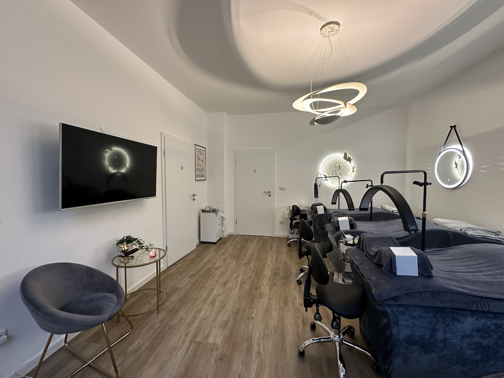 Kosmetikstudio Dresden Wimpernverlängerung Bereich 2